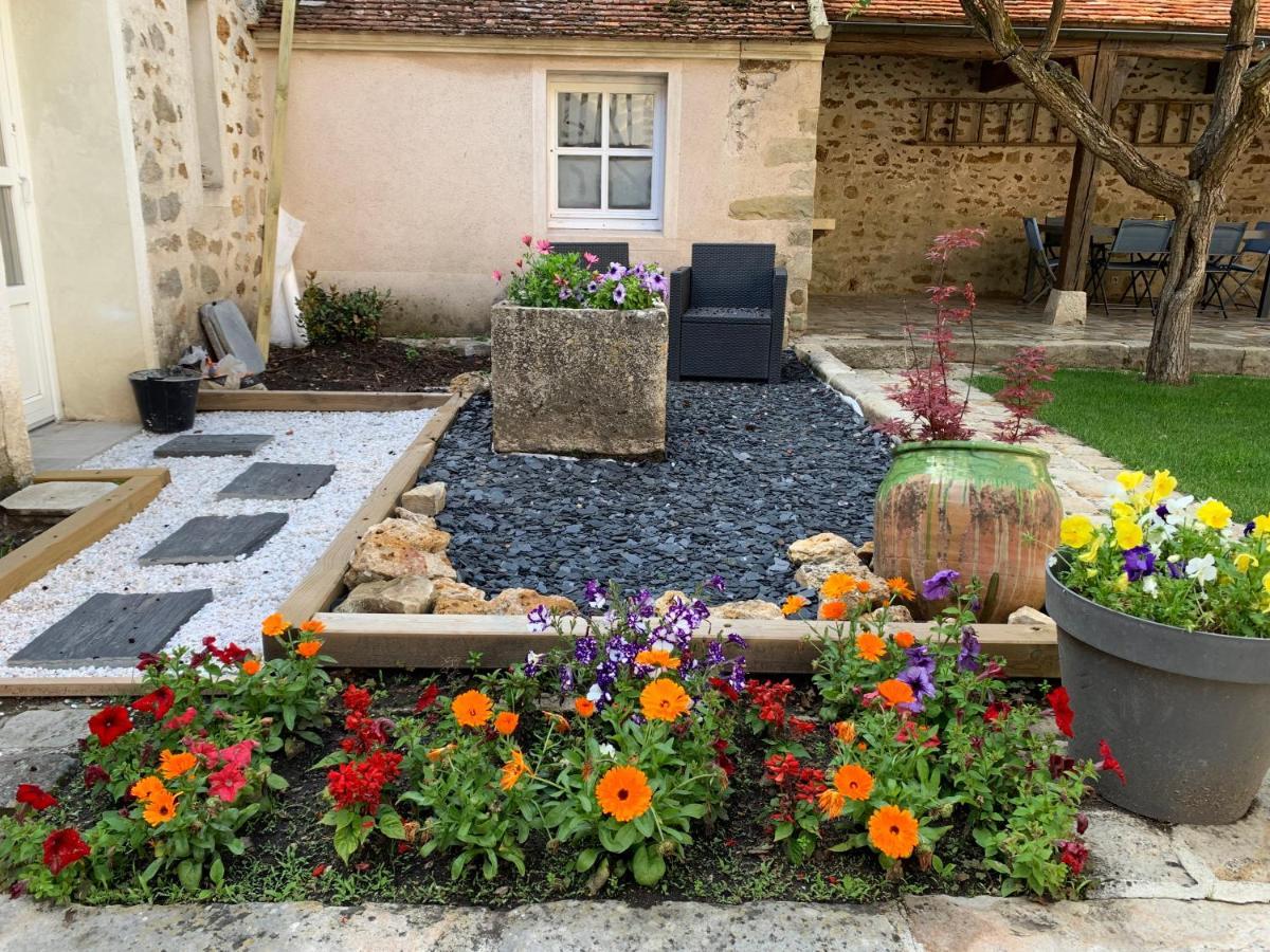 La Maison d'Emilie - Chambres d'hôtes Chaumes-en-Brie Exterior foto